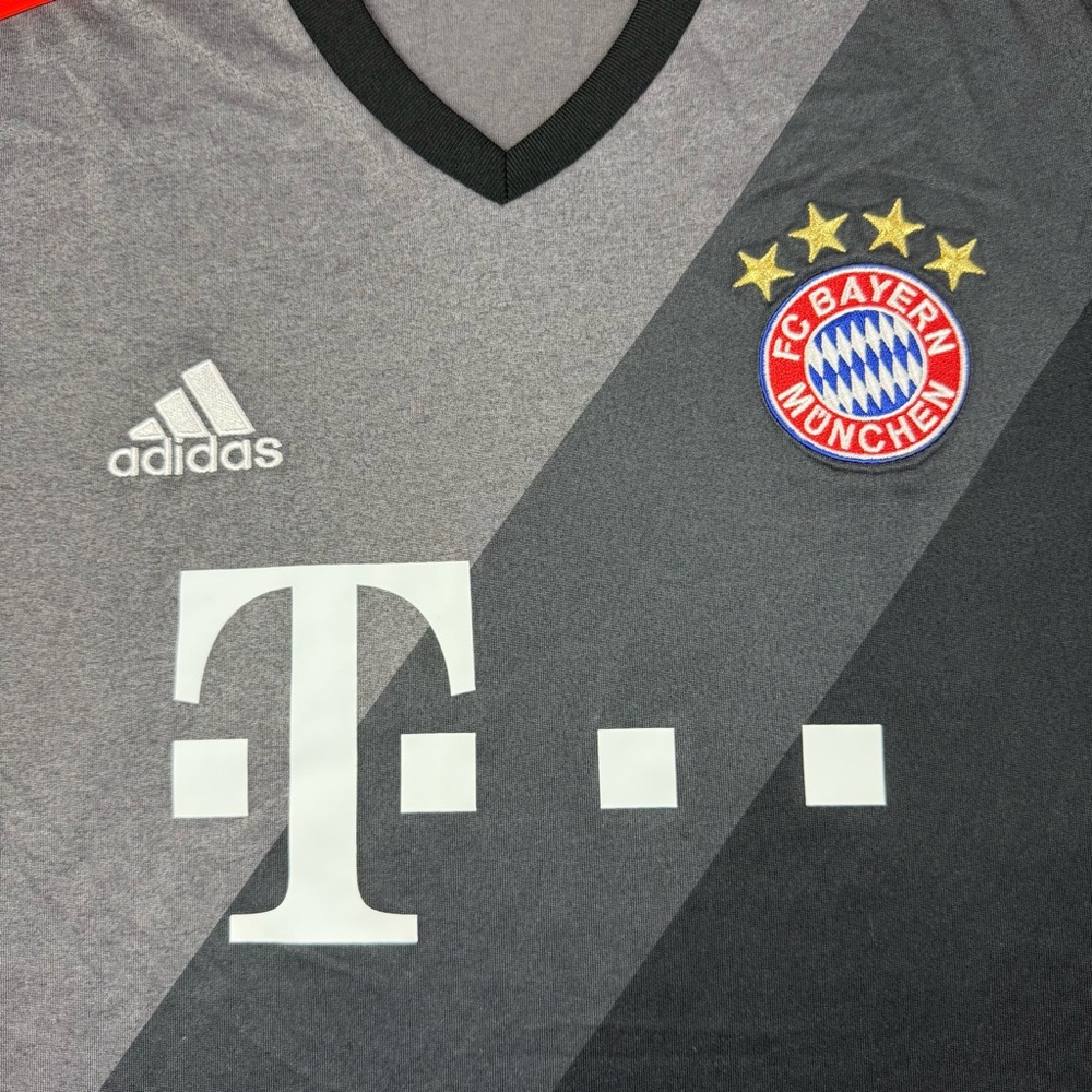 FC Bayern Munich Men’s Adidas 2016/17 Away Football Kit EUC Soccer Jersey size M - Picture 6 of 12